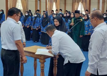 Wako Ahmadi Lantik 114 Pejabat Fungsional Lingkup Pemkot Sungai Penuh