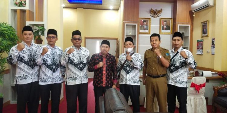 Ketua DPRD Terima Audiensi PGRI Tanjab Barat