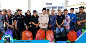 Bupati UAS Tinjau dan Berikan Bantuan Untuk Korban Kebakaran di Pelabuhan Ampera