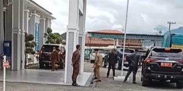 Diduga Terkait Kasus Korupsi, Kejari Sungai Penuh Periksa Bupati Adirozal