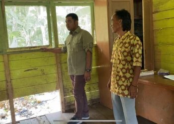 Wakil Ketua DPRD Tanjab Barat Tinjau Kondisi SD Negeri 126/V Sungai Rambai yang Rusak Parah