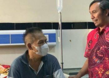 Ketua DPRD Provinsi Jambi Besuk Kelompok SAD 113 yang Dirawat di RSUD Raden Mattaher