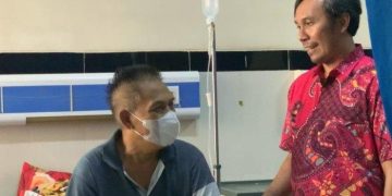 Ketua DPRD Provinsi Jambi Besuk Kelompok SAD 113 yang Dirawat di RSUD Raden Mattaher