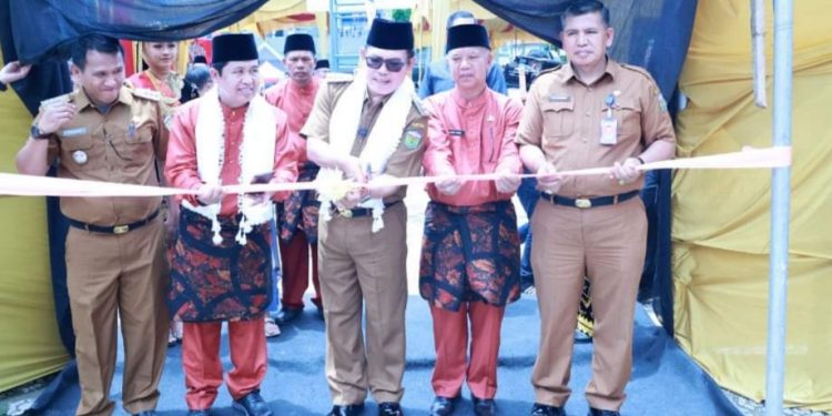 Wako Ahmadi Buka Pentas Seni MAN 1 Sungai Penuh