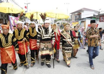 Wako Ahmadi Dinobatkan Sebagai Depati Awal Tuo Susun Negeri