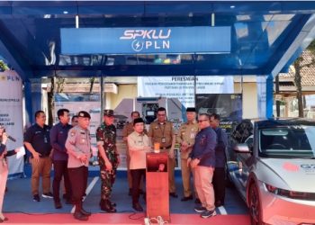 Al Haris Resmikan Stasiun Pengisian Kendaraan Listrik Pertama di Jambi