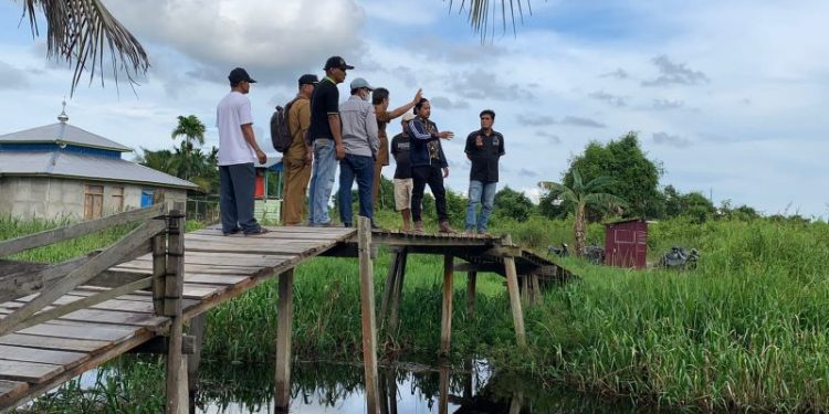 Ketua Komisi II DPRD Tanjab Barat Turun Ke Lokasi Banjir Bramitam