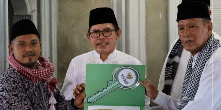 Safari Ramadhan, Wako Ahmadi Sholat Jumat Bersama Masyarakat Kampung Tengah.