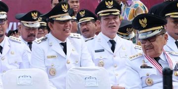 Wakil Bupati Tanjab Barat Hadiri Upacara Peringatan HUT Otonomi Daerah XXVII Tahun 2023 di Makassar