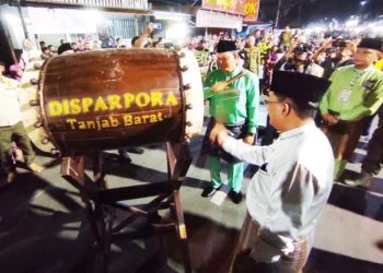 Bupati Tanjab Barat Buka Secara Resmi Pelepasan Festival Pawai Takbiran Idul Fitri 1444 H