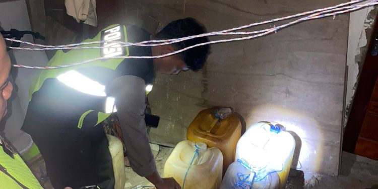 Lakukan Razia Minuman Keras, Polres Kerinci Berhasil Amankan Minuman Tuak 10 Dirigen