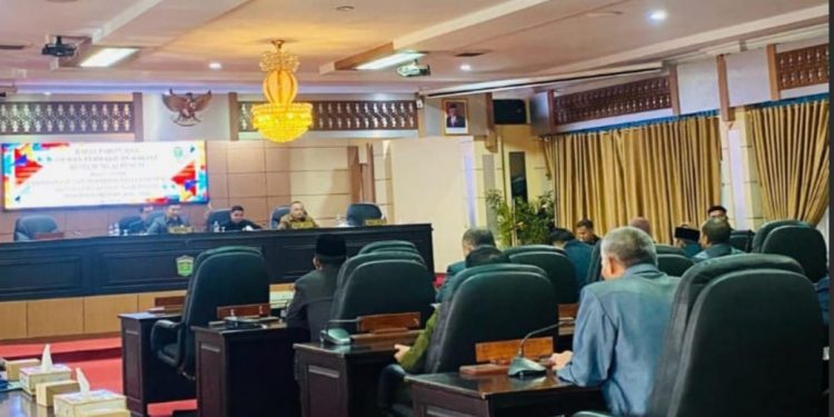 Fajran Diberhentikan Dari Ketua DPRD Sungai Penuh