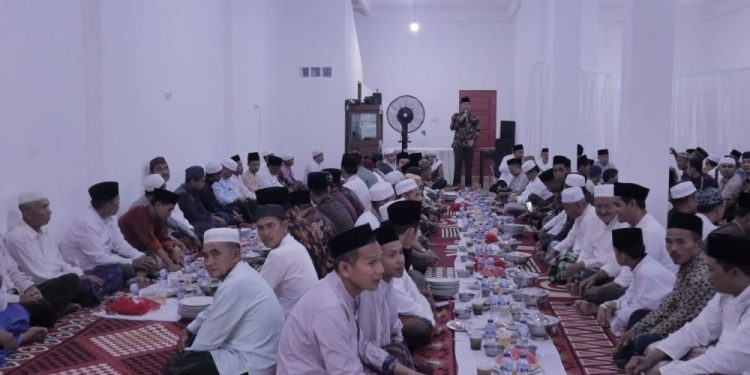 Safari Ramadan ke Kabupaten Sarolangun, Ini Pesan Ketua DPRD Provinsi Jambi