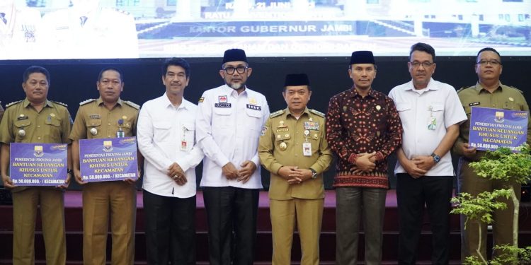 Gubernur Al Haris Ingatkan Camat Jangan Ada Daerah yang Tidak Tersentuh Pembangunan