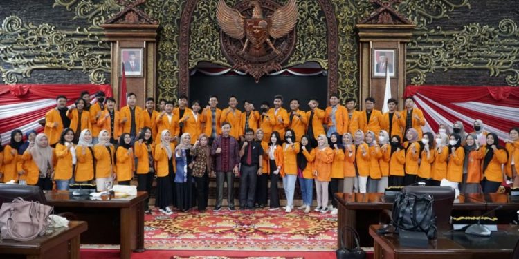 Ketua DPRD Edi Purwanto Berikan Kuliah Umum Kepada Mahasiswa Fakultas Hukum UNJA