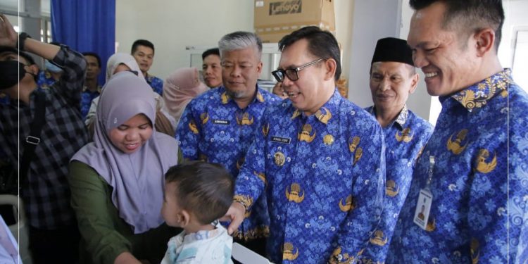 Wako Ahmadi & Wawako Antos Tinjau Anak- Anak Terindikasi Stunting.