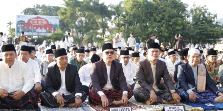 Wako Ahmadi – Wawako Antos Shalat Idul Adha Bersama Masyarakat