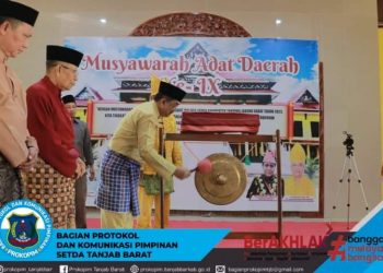 Bupati Buka Musyawarah Adat Daerah LAM Jambi Kabupaten Tanjab Barat ke-IX