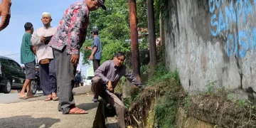 Kondisi Drainase di Jelutung Hampir Amblas, Edi Purwanto Turun Langsung ke Lokasi: Akan Segera Diperbaiki