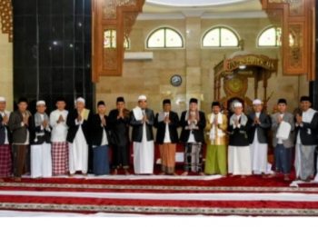 PJ Bupati Sarolangun Laksanakan Sholat Idul Adha di Mesjid As-Sulton