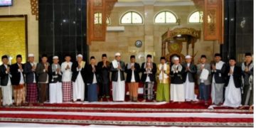 PJ Bupati Sarolangun Laksanakan Sholat Idul Adha di Mesjid As-Sulton