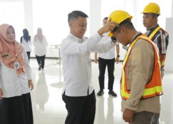 Sekda Kota Sungai Penuh Buka Kegiatan Pembekalan dan Fasilitasi Uji Sertifikasi Kompetensi TKK