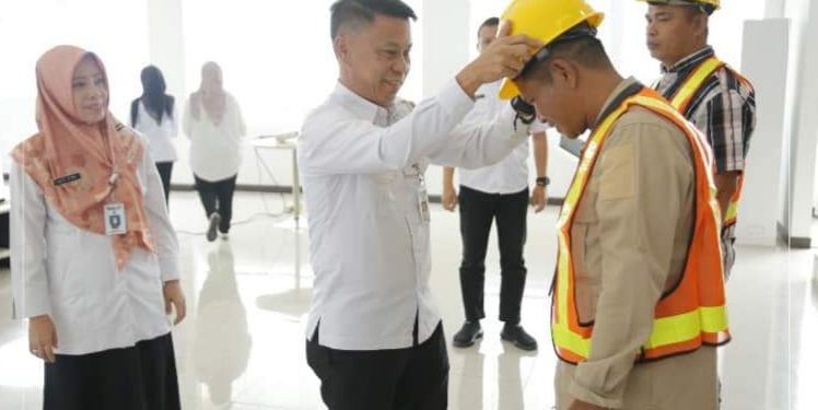 Sekda Kota Sungai Penuh Buka Kegiatan Pembekalan dan Fasilitasi Uji Sertifikasi Kompetensi TKK