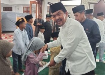 Dihari Asyuro, Ketua DPRD Sarolangun Santuni Anak Yatim