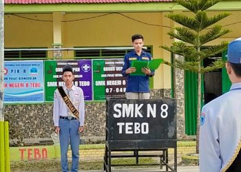 Jadi Pembina Apel Disekolah, PPK Tengah Ilir Sosialisasikan Tahapan Pemilu 2024
