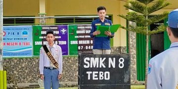 Jadi Pembina Apel Disekolah, PPK Tengah Ilir Sosialisasikan Tahapan Pemilu 2024