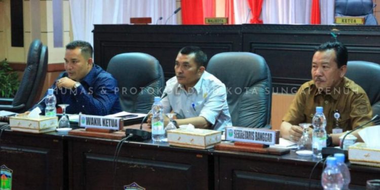 Badan Anggaran DPRD Sungai Penuh Gelar Pembahasan Rancangan KUA – PPAS