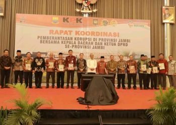 Bersama Kepala Daerah dan Ketua DPRD se-Provinsi Jambi, Bupati UAS Ikuti Rakor Pemberantasan Korupsi