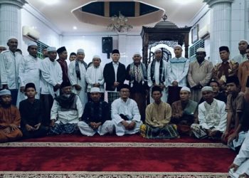 Sholat Subuh Berjamaah di Kota Jambi, Mendag Zulhas Ajak Masyarakat Jaga Persatuan