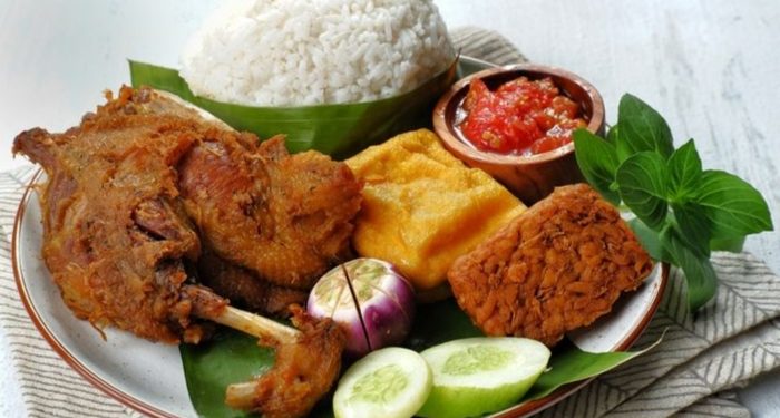 Silahkan Dibaca, Ini 2 Cara Goreng Bebek agar Garing di Luar dan Lembut di Dalam