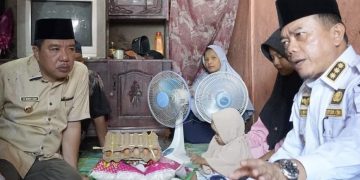 Gubernur Al Haris Berikan Bantuan Lima Anak yang Positif Stunting di Merangin