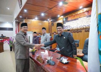 Bupati UAS Hadiri Rapat Paripurna ke Empat DPRD Tanjab Barat