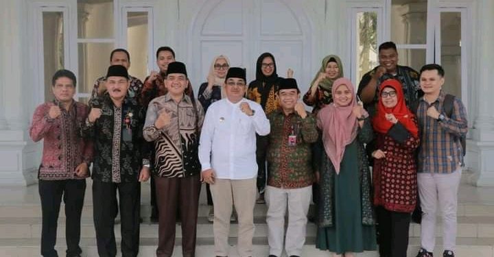 Bupati Tanjab Barat Sambut Silaturahmi Komisaris Bank Jambi