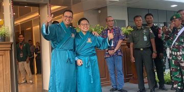 Kenakan Baju Pasien Kimono, Pasangan AMIN Mulai Jalani Tes Kesehatan