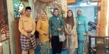 Ketua Tim Penggerak PKK Kabupaten Sarolangun Kunjungi Belasan Stand Pada Acara MTQ Tingkat Provinsi Jambi Ke-52