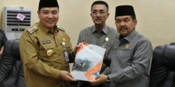 Ketua Dprd Sarolangun Gelar Rapat Paripurna tingkat 1 tahap ll