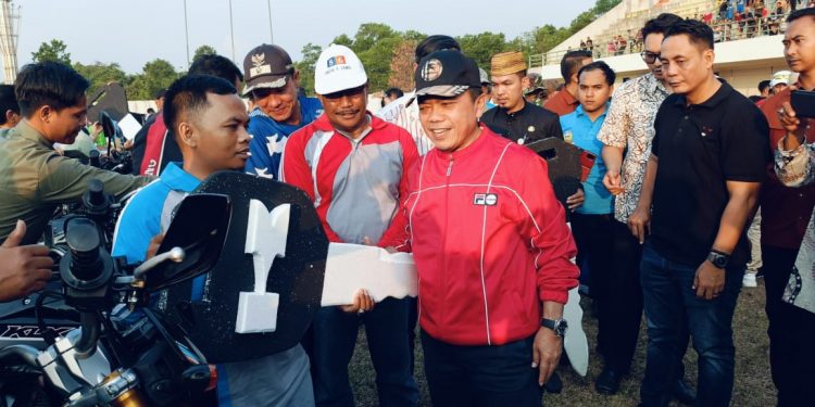 Gubernur Al Haris Serahkan 149 Motor Dinas untuk Kades se-Sarolangun