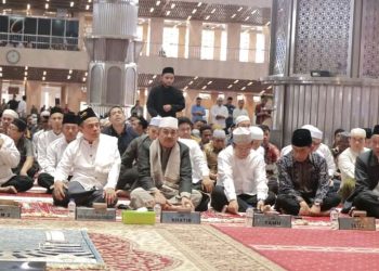 Bupati Tanjab Barat Jadi Khatib Jumat di Masjid Istiqlal Jakarta