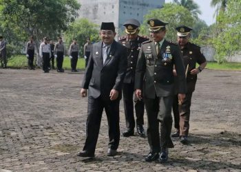 Bupati Tanjab Barat Bersama Forkopimda Laksanakan Tabur Bunga di Taman Makam Pahlawan