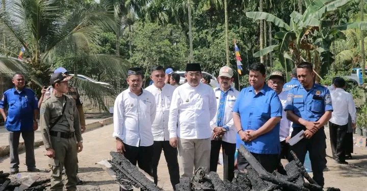 Bupati Tanjab Barat Tinjau Lokasi Kebakaran di Kecamatan Betara