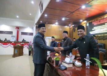 Bupati UAS Hadiri Rapat Paripurna Keempat DPRD Tanjab Barat