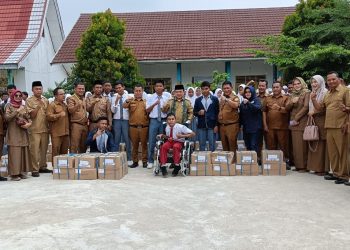 Gubernur Al Haris Serahkan Dumisake Pendidikan untuk 632 Siswa di Sarolangun