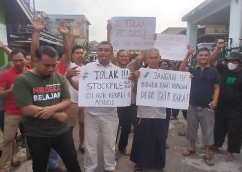 Warga Aurkenali dan Mendalo Darat Bersatu, Tolak Stockpile !!!