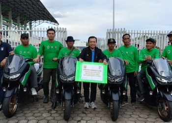 Gubernur Al Haris Serahkan 110 Motor Dinas untuk Kades di Batanghari