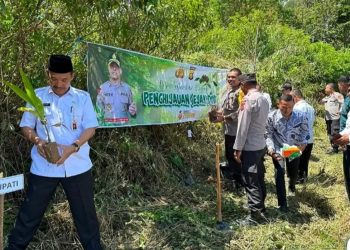 Tanam 700 Pohon Bersama Polres, Pj Bupati Kerinci: Kelestarian Alam dan Investasi Masa Depan