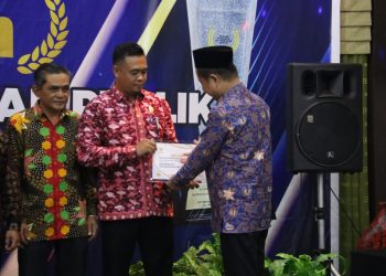 KPU Tanjab Barat Raih Penghargaan Badan Publik Informatif dari KIP Jambi